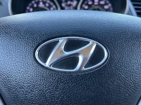 Used 2016 Hyundai Elantra SE image 30