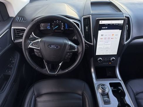 Used 2021 Ford Edge SEL image 11