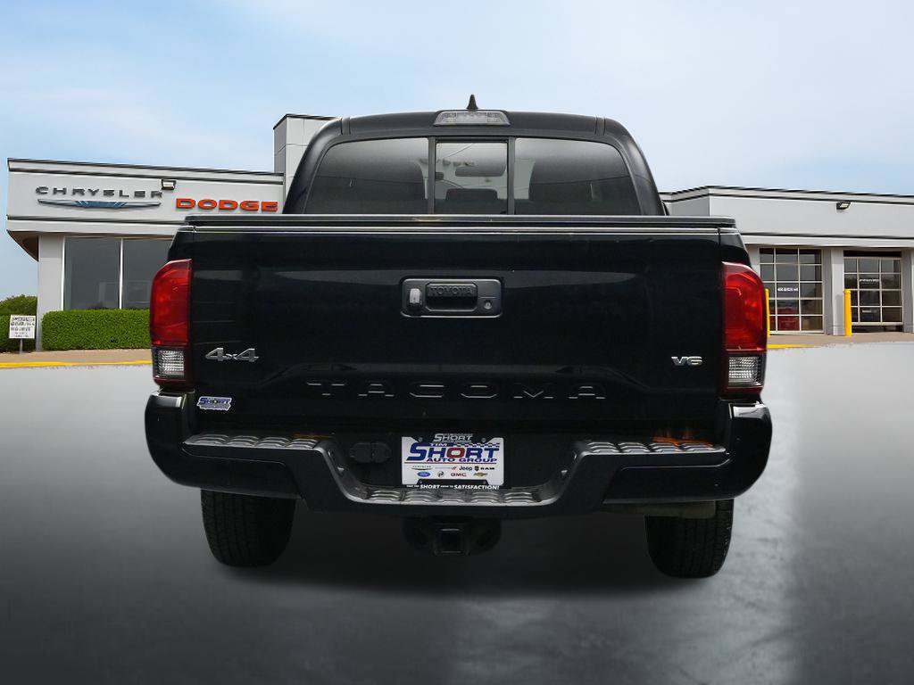 Used 2022 Toyota Tacoma SR AWD/4WD image 4