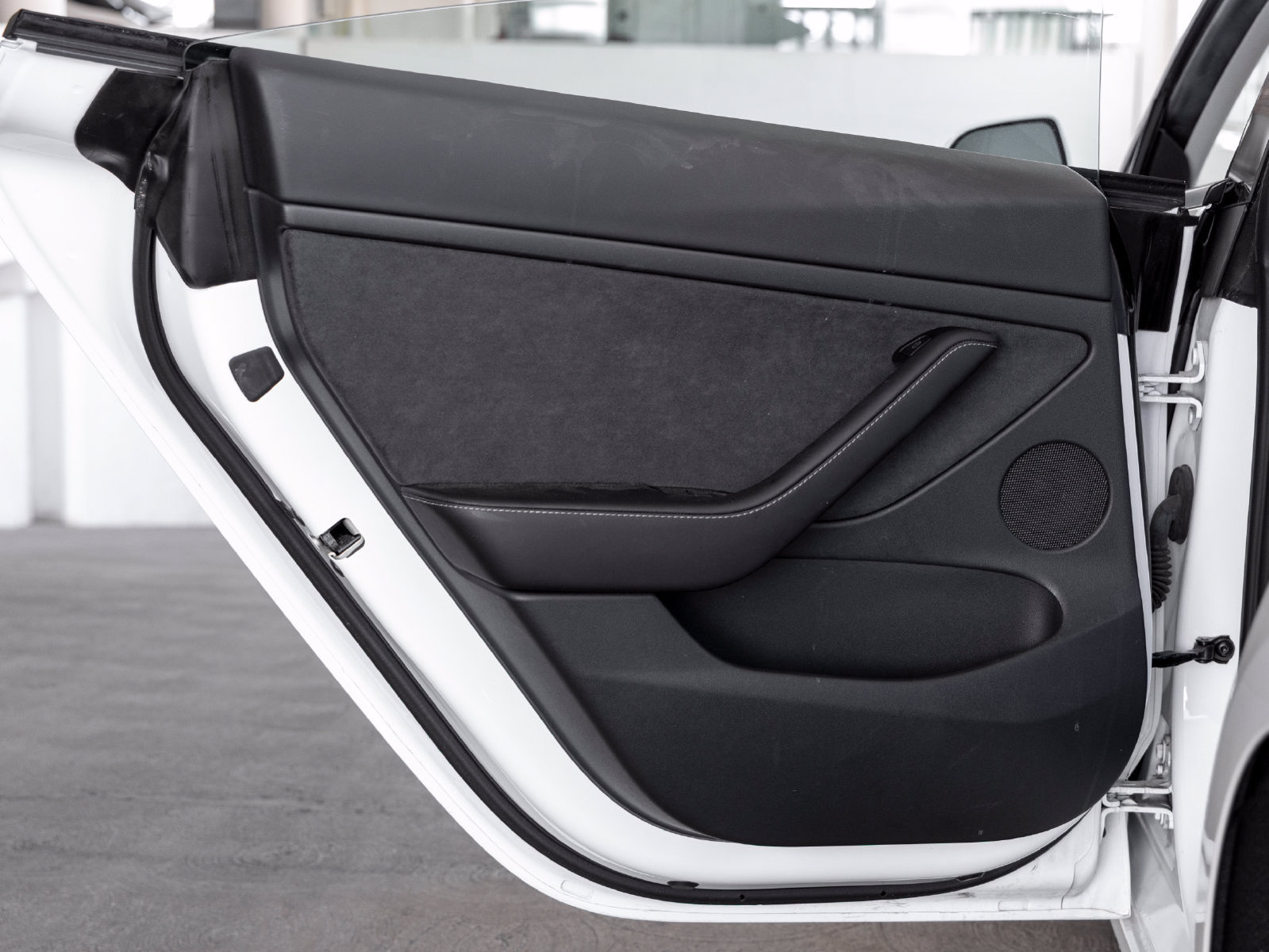 Used 2023 Tesla Model 3 Standard Range RWD image 17
