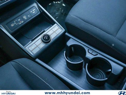 Certified 2025 Hyundai Kona SEL AWD/4WD image 22