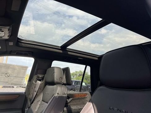 New 2026 GMC Yukon Denali w/ Denali Reserve Package AWD/4WD image 20