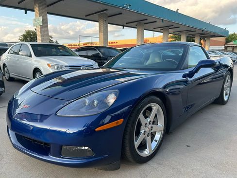 Used 2005 Chevrolet Corvette Coupe w/ Preferred Equipment Group RWD image 1