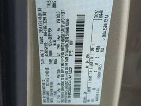 Used 2018 Ford Escape Titanium w/ Ford Safe & Smart Package image 27