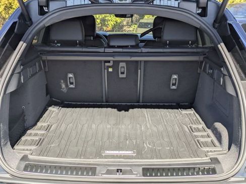 New 2026 Land Rover Range Rover Velar Dynamic SE image 16