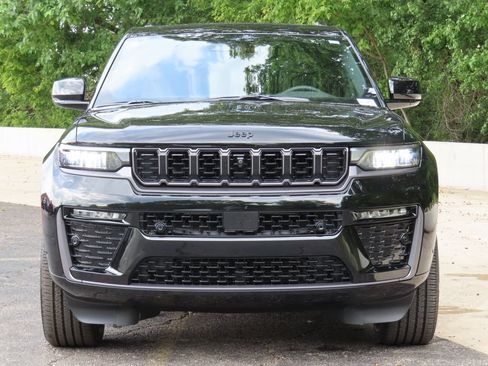 Certified 2026 Jeep Grand Cherokee Limited AWD/4WD image 13