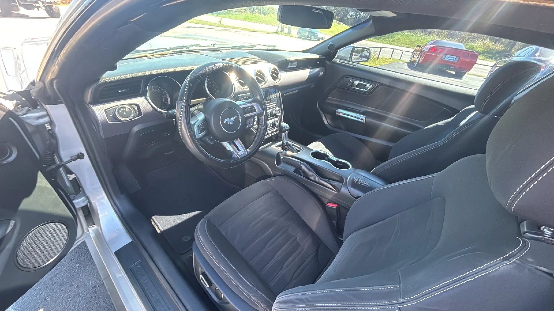 Used 2015 Ford Mustang Coupe RWD image 2