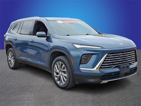 Certified 2025 Buick Enclave Preferred image 3