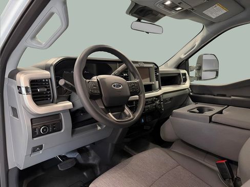New 2026 Ford F350 XL w/ XL Chrome Package image 28