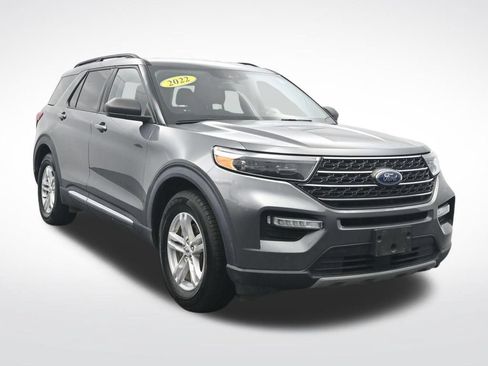 Used 2022 Ford Explorer XLT w/ Equipment Group 202A RWD image 3