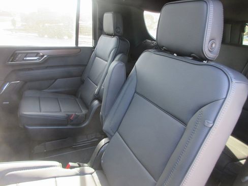 New 2026 GMC Yukon XL Denali image 13