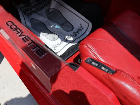 Used 1990 Chevrolet Corvette ZR-1 image 16