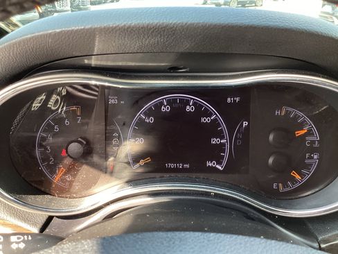 Used 2017 Jeep Grand Cherokee Limited image 19