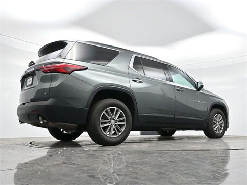 Used 2023 Chevrolet Traverse LT image 33