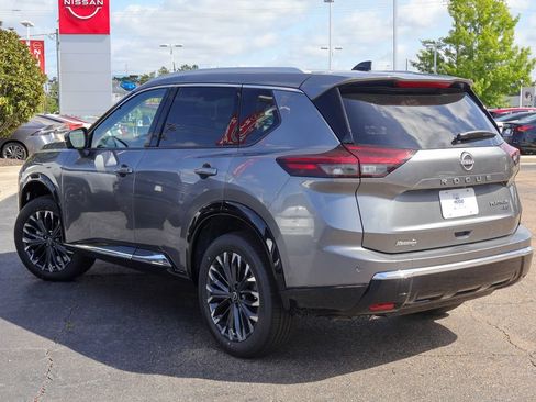 New 2026 Nissan Rogue Platinum image 2