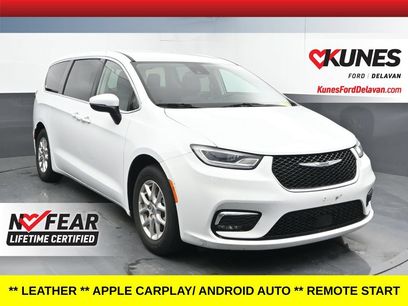 Used 2023 Chrysler Pacifica Touring-L