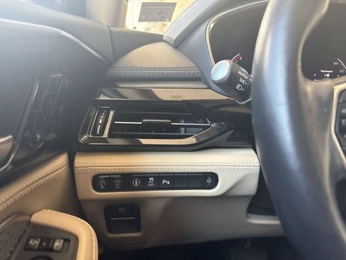 Used 2022 Acura MDX w/ Advance Package AWD/4WD image 18