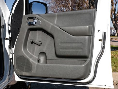 Used 2019 Nissan Frontier S image 40