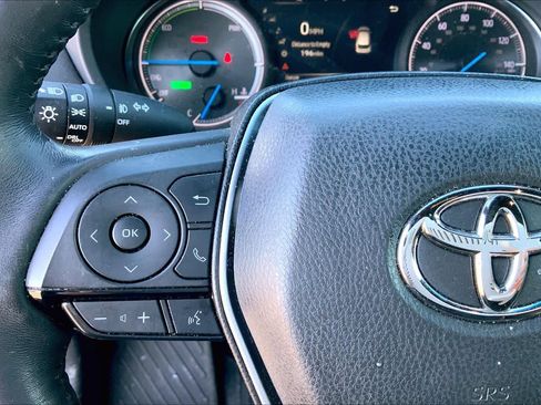 Used 2022 Toyota Venza Limited image 23
