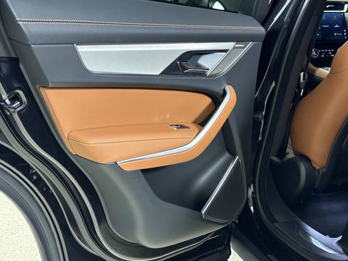 Certified 2026 Jaguar F-PACE R-Dynamic S AWD/4WD image 13