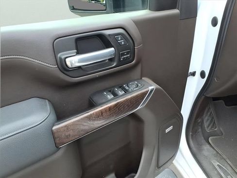 Used 2021 GMC Sierra 3500 Denali w/ Denali Ultimate Package AWD/4WD image 17