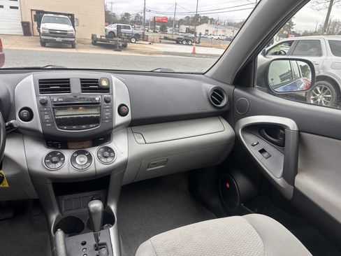 Used 2006 Toyota RAV4 Limited image 12