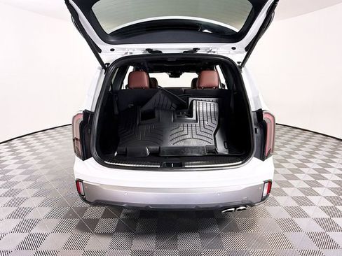 Used 2025 Kia Telluride SX Prestige image 34