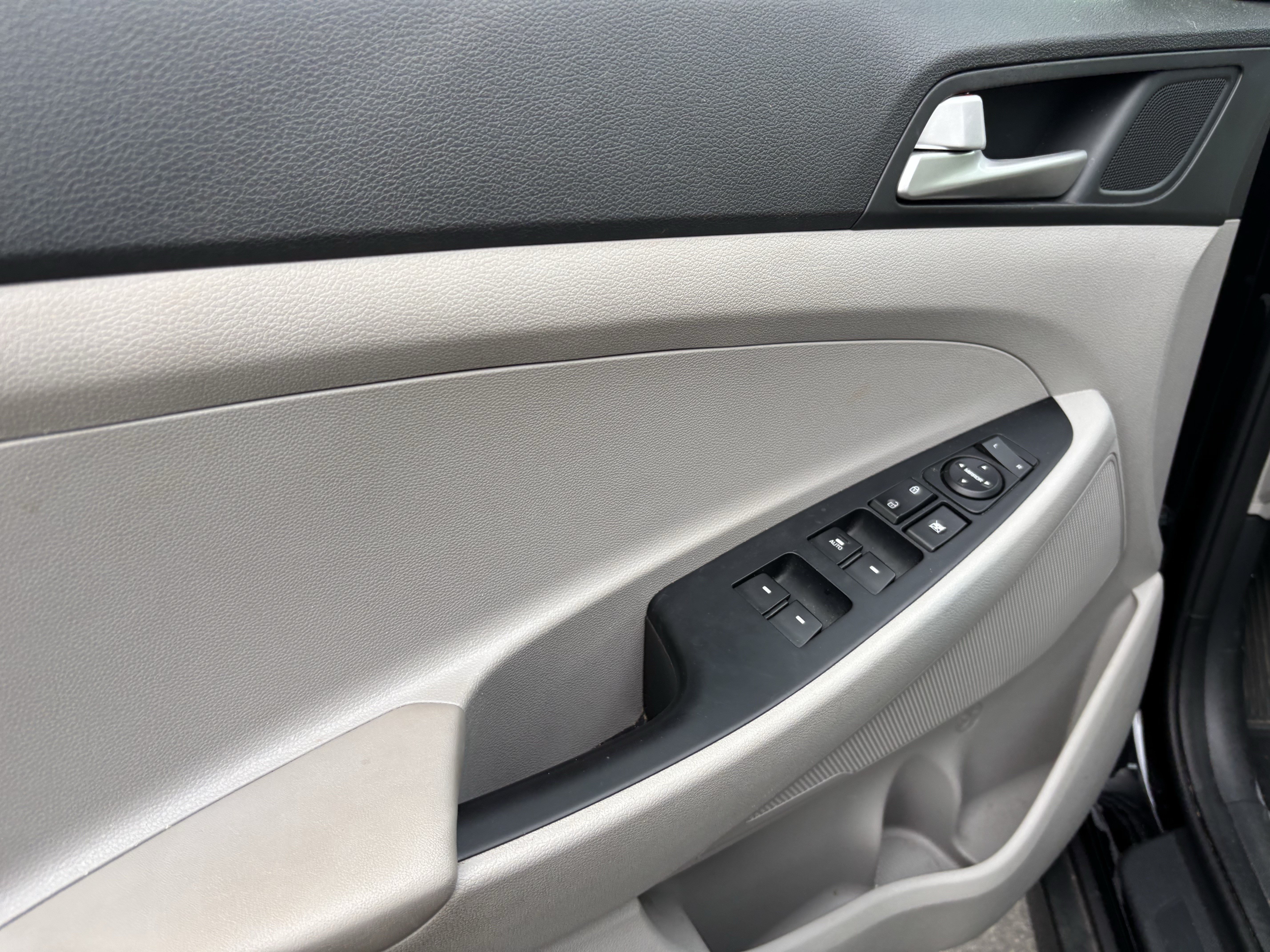 Used 2019 Hyundai Tucson Value w/ Cargo Package FWD image 14