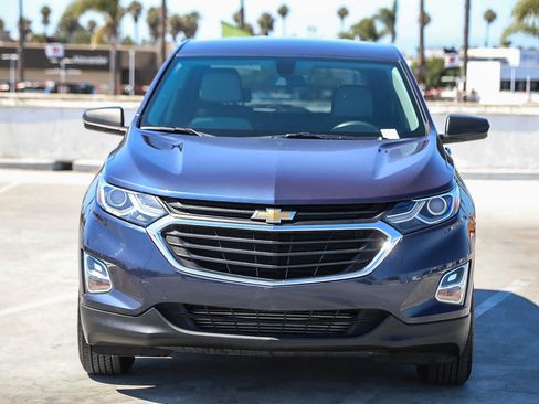 Used 2019 Chevrolet Equinox LS w/ LS Convenience Package FWD image 3