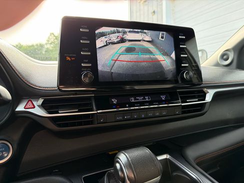 Used 2021 Toyota Sienna XSE w/ XSE Plus Package AWD/4WD image 19