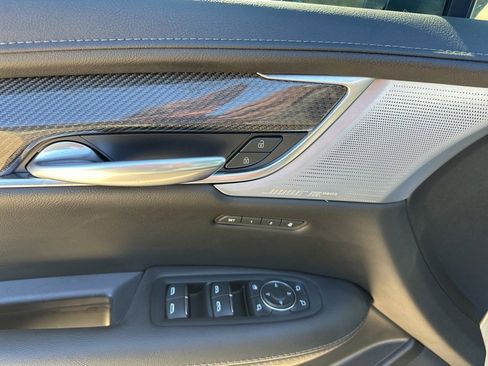 Certified 2025 Cadillac XT5 Sportv image 15