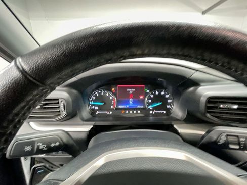 Used 2020 Ford Explorer XLT image 11