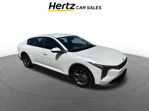 Used 2025 Kia K4 LXS FWD image 1