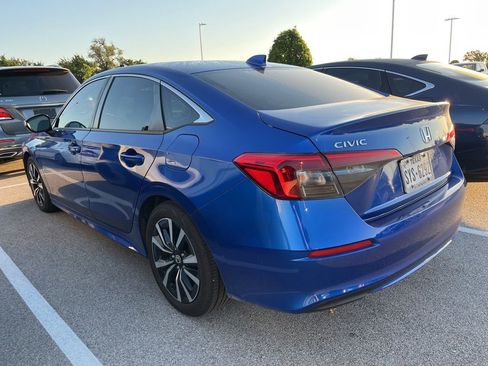 Used 2023 Honda Civic EX image 4