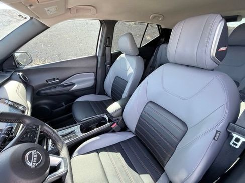 Used 2023 Nissan Kicks SR w/ SR Premium Package FWD image 23