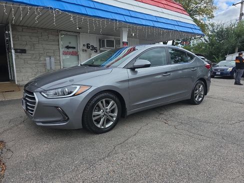 Used 2018 Hyundai Elantra Value Edition w/ Winter Weather Package image 2