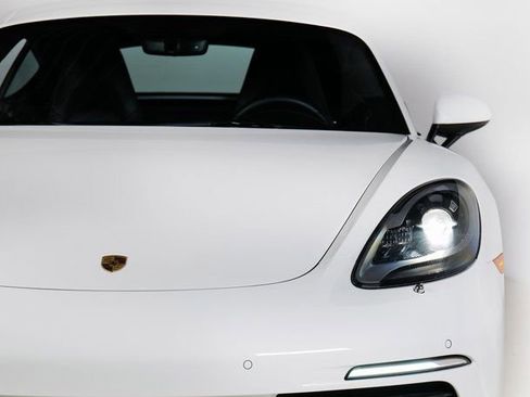 Used 2018 Porsche 718 Cayman image 24