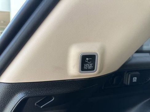 Used 2022 Jeep Grand Cherokee Limited image 44