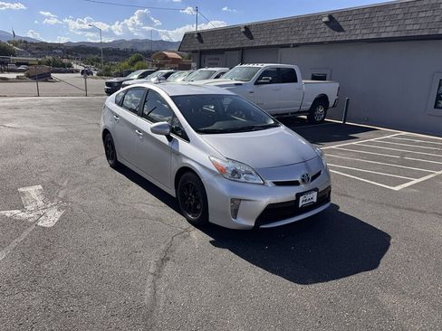 Used 2014 Toyota Prius Three FWD image 1