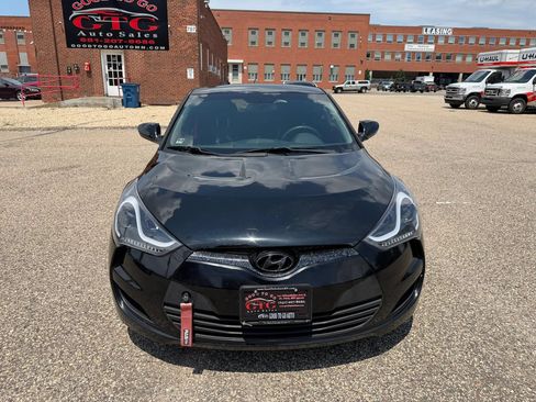 Used 2013 Hyundai Veloster FWD image 9