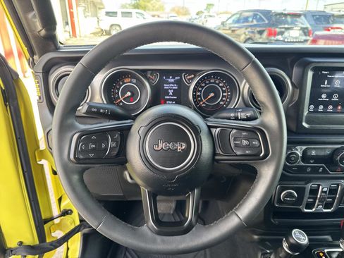 Used 2023 Jeep Wrangler Sport image 21
