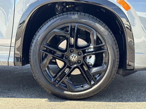 New 2026 Volkswagen Tiguan SE R-Line FWD image 30