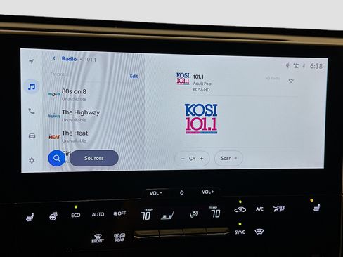 Used 2024 Toyota bZ4X XLE w/ Weather Package image 21