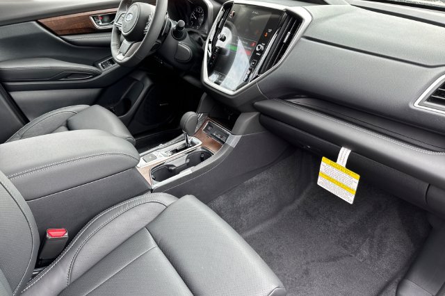 Used 2025 Subaru Ascent Touring AWD/4WD image 14
