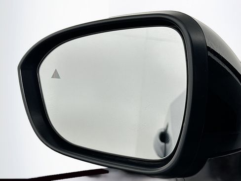 Used 2023 Nissan Ariya FWD image 16