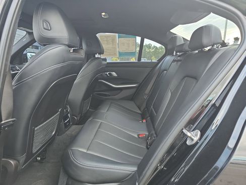 Used 2023 BMW 330i xDrive Sedan w/ Premium Package image 18