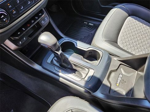 Used 2022 Chevrolet Colorado Z71 image 27