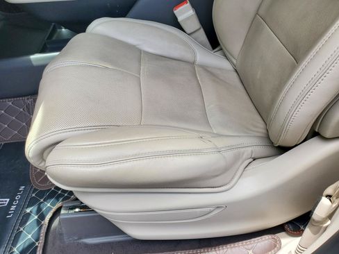 Used 2018 Lincoln Navigator Reserve AWD/4WD image 30