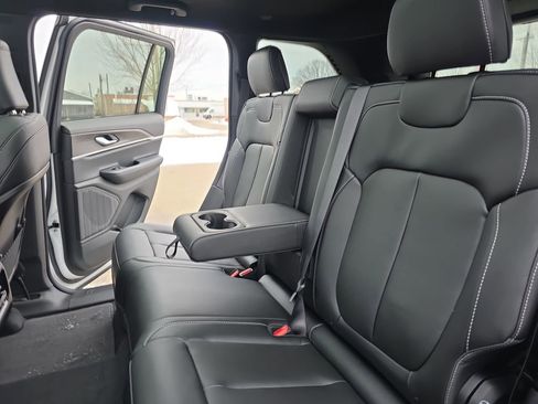 New 2025 Jeep Grand Cherokee Limited image 13