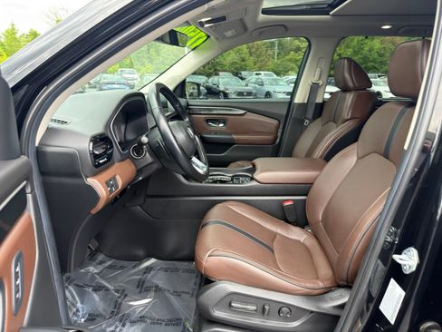 Used 2025 Honda Pilot Elite image 12